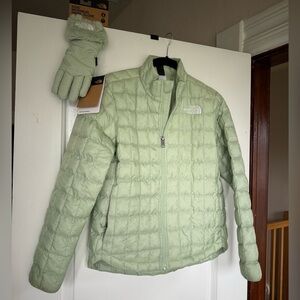 The North Face kids Light Green Puffer Jacket